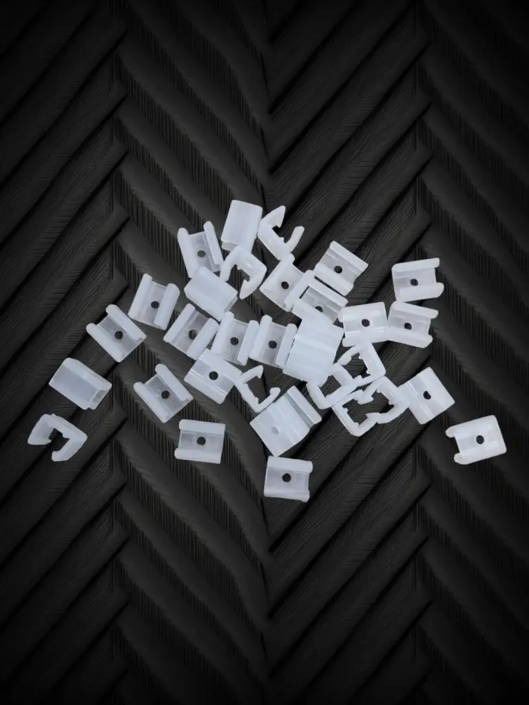 NL50 CLIP O SUJETADOR CINTA NEON 8X16-PhotoRoom (1).webp